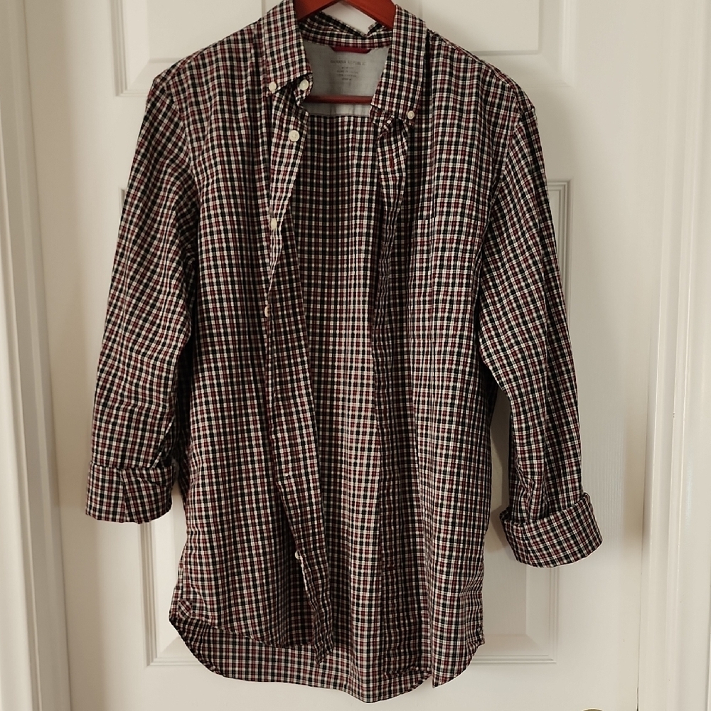Banana Republic Men's Plaid Button-Down Shirt - Black and Red, Size M